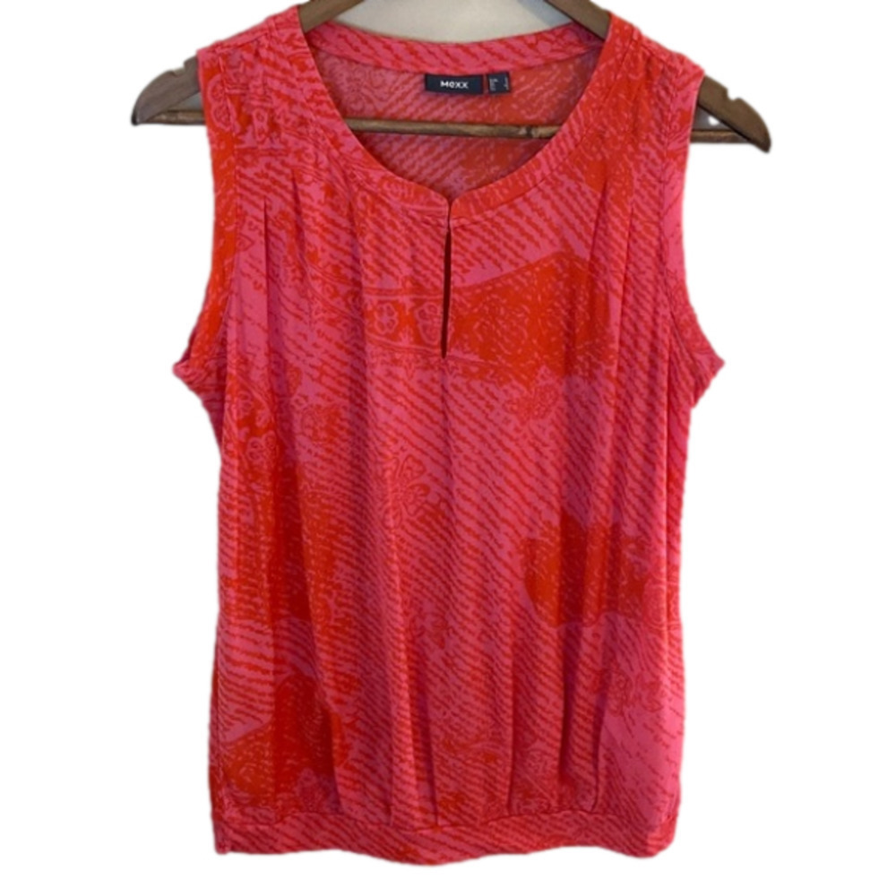 Mexx Top. Sleeveless paisley in gorgeous orange pattern.